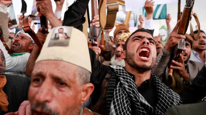 Allies back Saudis as Houthi attacks threaten key oil route