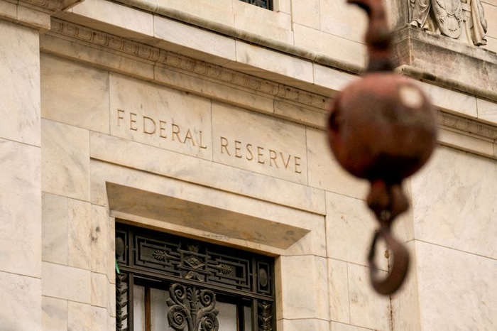 Analysis-There's a reason Trump is the only one talking about 1% interest rates