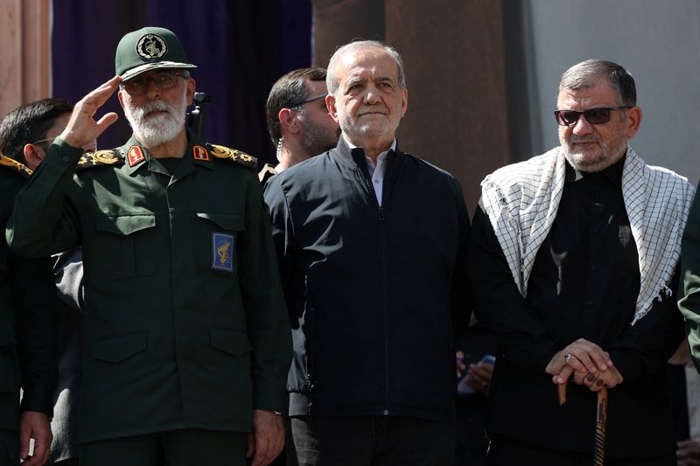 Iran and U.S. trade threats after Houthi attacks escalate regional conflict.