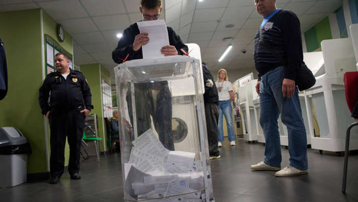 Le parti de Poutine remporte sans surprise les législatives marquées par des attaques de Kiev