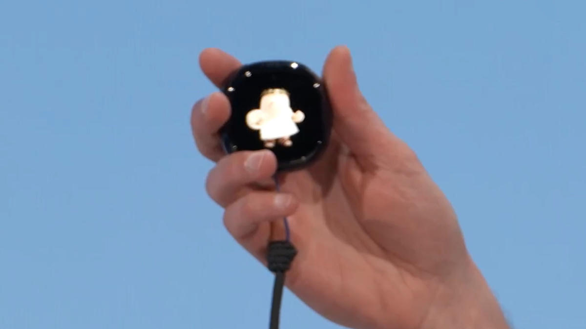 Meta put Muse in a Tamagotchi like 'Charm' device