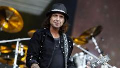 Motörhead guitarist Phil Campbell died from multi-organ failure, inquest hears