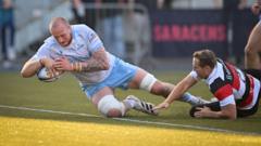 Sale hold on to beat Saracens despite Vermeulen red